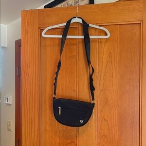 Lululemon All Night Festival Crossbody NWOT Black